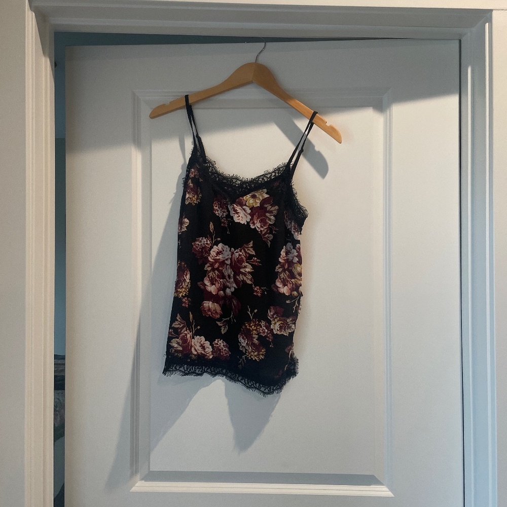Barr lll lace top